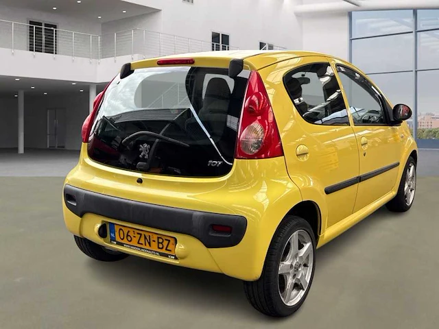 Peugeot 107 1.0-12v xs , 06-zn-bz - afbeelding 11 van  17
