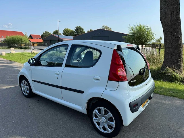 Peugeot 107 1.0-12v xs 5-deurs s-067-gh - afbeelding 9 van  16