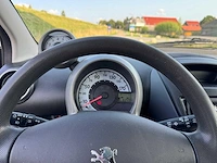 Peugeot 107 1.0-12v xs 5-deurs s-067-gh - afbeelding 2 van  16