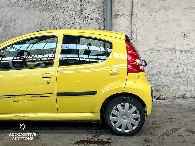 Peugeot 107 1.0-12v xs 68pk 2006 (origineel-nl), 86-tn-nb - afbeelding 24 van  49