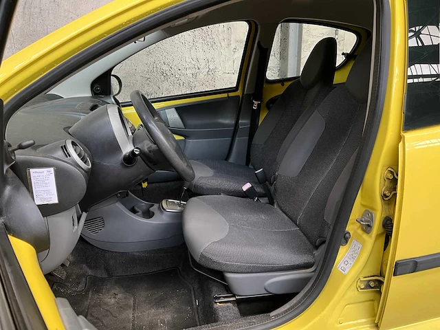 Peugeot 107 1.0-12v xs 68pk 2006 (origineel-nl), 86-tn-nb - afbeelding 26 van  49