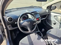 Peugeot 107 1.0-12v xs 91-tl-vn - afbeelding 2 van  21