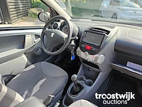 Peugeot 107 1.0-12v xs 91-tl-vn - afbeelding 10 van  21
