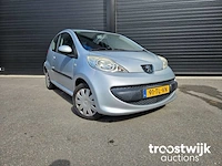 Peugeot 107 1.0-12v xs 91-tl-vn - afbeelding 17 van  21