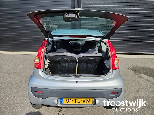 Peugeot 107 1.0-12v xs 91-tl-vn - afbeelding 20 van  21