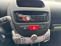 Peugeot 107 1.0-12v xs airco 44-hpf-3 - afbeelding 12 van  16