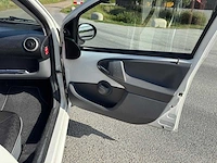 Peugeot 107 1.0-12v xs airco 5-deurs 10-srf-9 - afbeelding 2 van  14