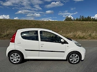 Peugeot 107 1.0-12v xs airco 5-deurs 10-srf-9 - afbeelding 11 van  14