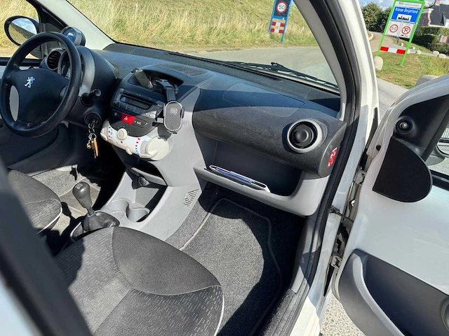 Peugeot 107 1.0-12v xs airco 5-deurs 10-srf-9 - afbeelding 14 van  14