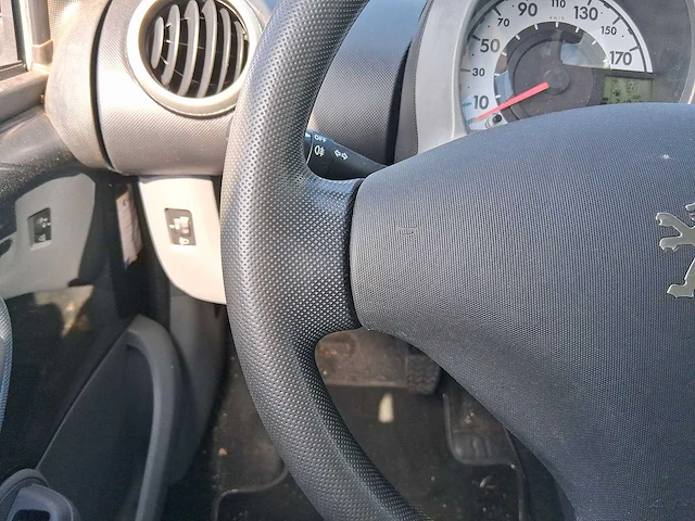 Peugeot 107 1.0-12v xs car 2008 | 78-hdk-9 - afbeelding 9 van  28