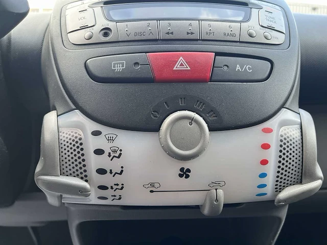 Peugeot 107 1.0-12v xs car 2009 | 50-hzt-1 - afbeelding 7 van  21