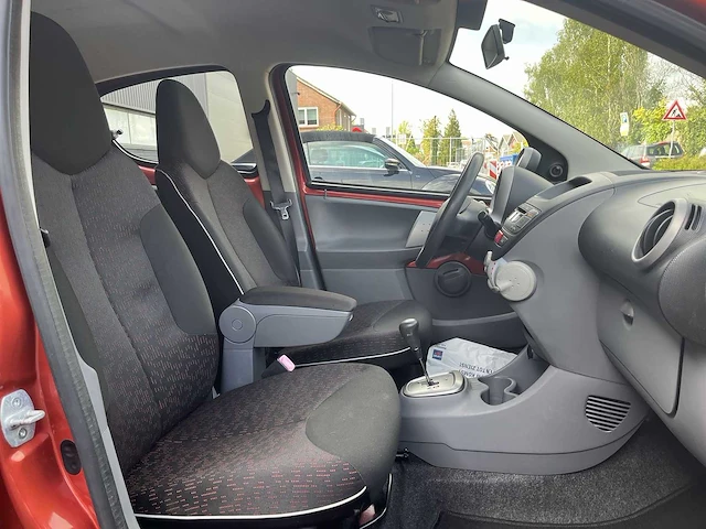 Peugeot 107 1.0-12v xs car 2009 | 50-hzt-1 - afbeelding 11 van  21