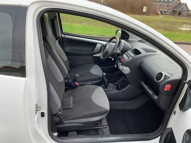 Peugeot 107 1.0 access accent, 33-tvs-8 - afbeelding 14 van  15