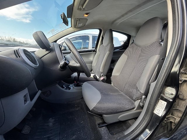 Peugeot 107 1.0i 12v trendy,2008 - afbeelding 26 van  27