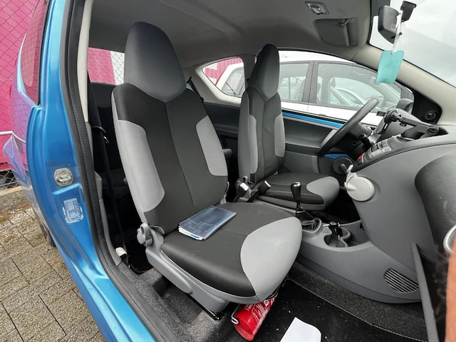 Peugeot 107 1.0i 12v urban 68, 2007 - afbeelding 9 van  21