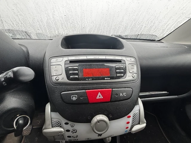 Peugeot 107 1.0i envy,2012 - afbeelding 2 van  23