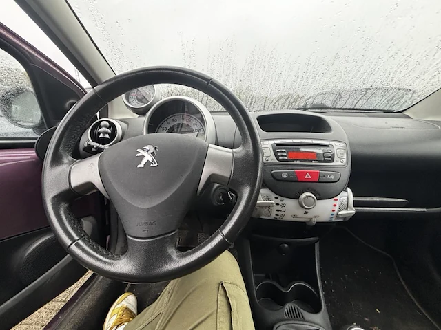 Peugeot 107 1.0i envy,2012 - afbeelding 23 van  23