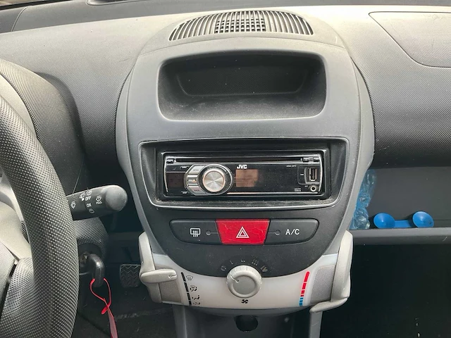 Peugeot 107 90-xk-kh - afbeelding 8 van  29