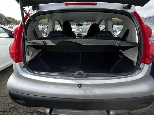 Peugeot 107,2010 - afbeelding 10 van  31