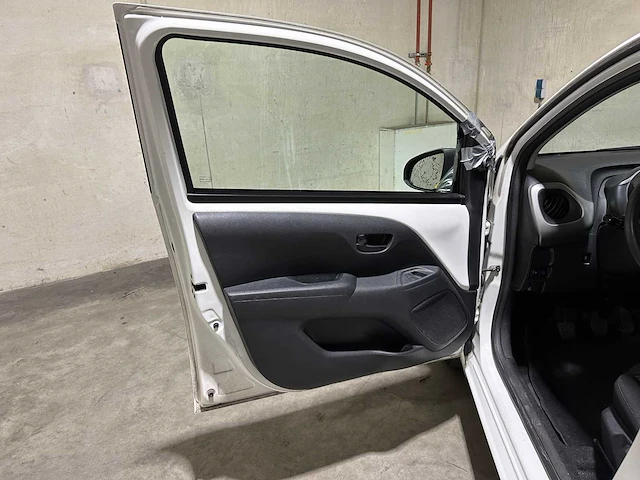 Peugeot 108 1.0 e-vti active 69pk 2017, nj-386-l - afbeelding 21 van  41