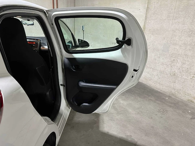 Peugeot 108 1.0 e-vti active 69pk 2017, nj-386-l - afbeelding 25 van  41