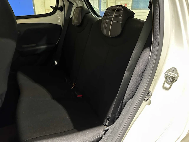 Peugeot 108 1.0 e-vti active 69pk 2017, nj-386-l - afbeelding 29 van  41