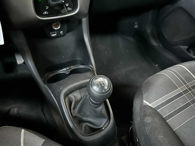 Peugeot 108 1.0 e-vti active 69pk 2018, sl-329-l - afbeelding 18 van  37