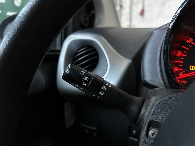 Peugeot 108 1.0 e-vti active 69pk 2018, sl-329-l - afbeelding 15 van  37