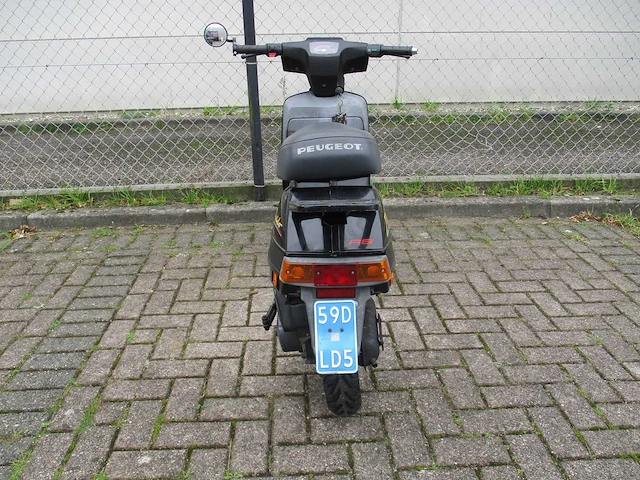 Peugeot 2 tact - snorscooter - rapido - scooter - afbeelding 8 van  10