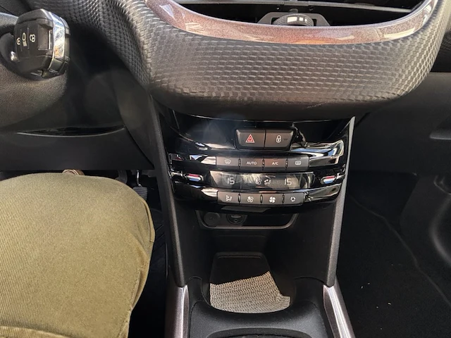 Peugeot 2008 1 2i puretech style,2015 - afbeelding 3 van  24