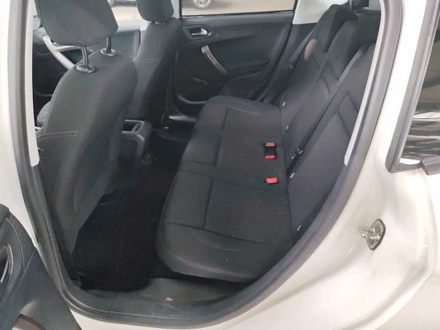 Peugeot 2008 1.2 puret. blue lion , ; jg-012-f - afbeelding 16 van  19