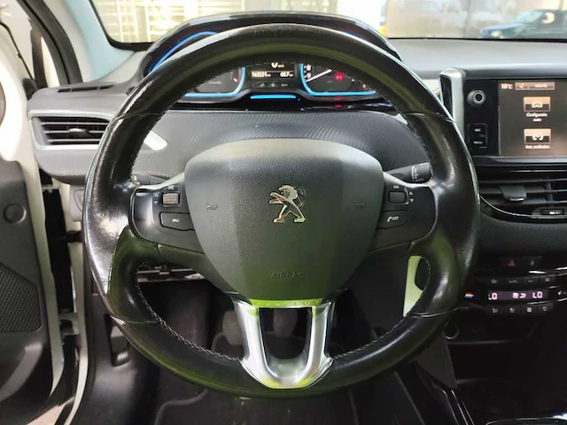 Peugeot 2008 1.2 puretech allure , ; gh-929-b - afbeelding 13 van  15