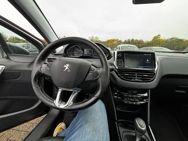 Peugeot 2008 1.2 puretech allure s&s 110 at, 2018 - afbeelding 2 van  27