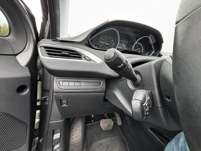 Peugeot 2008 1.2 puretech allure s&s 110 at, 2018 - afbeelding 8 van  27