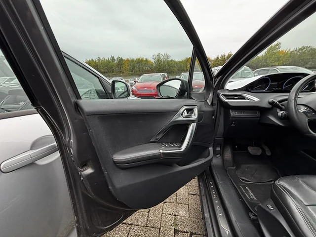Peugeot 2008 1.2 puretech allure s&s 110 at, 2018 - afbeelding 25 van  27