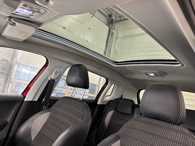 Peugeot 2008 1.2 puretech allure; tp-577-f - afbeelding 7 van  21