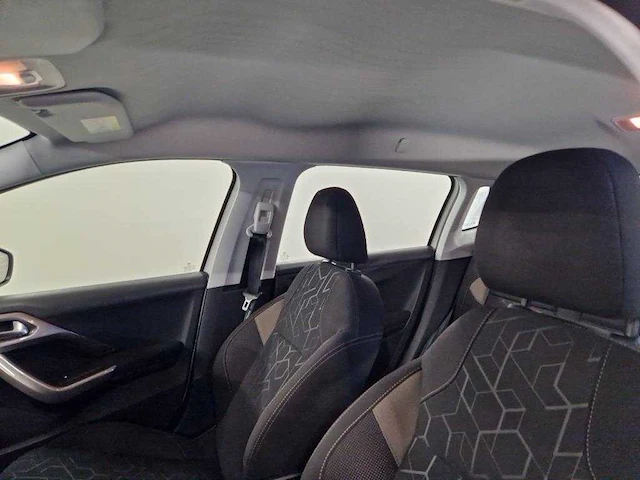 Peugeot 2008 1.2 puretech style , ; jb-423-d - afbeelding 7 van  19