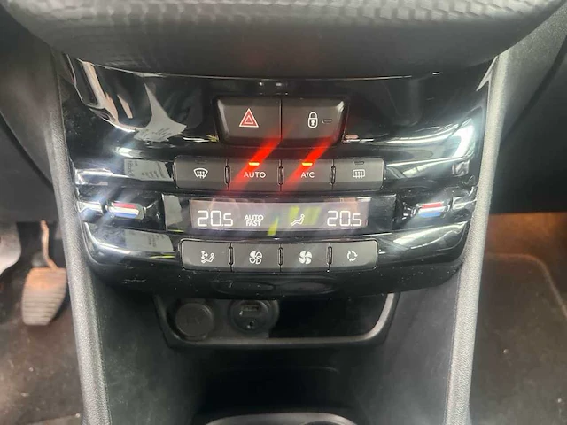 Peugeot 2008 1.2 vti allure , ; 4-spf-98 - afbeelding 2 van  19