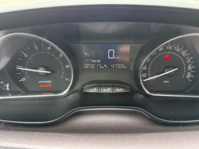 Peugeot 2008 1.2i puretech active, 2015 - afbeelding 2 van  31