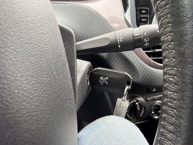 Peugeot 2008 1.2i puretech active, 2015 - afbeelding 7 van  31