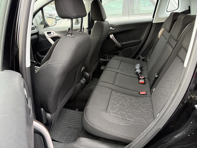 Peugeot 2008 1.2i puretech active, 2015 - afbeelding 10 van  31