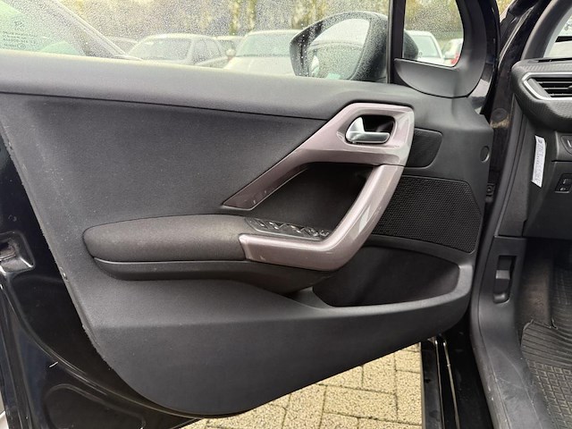 Peugeot 2008 1.2i puretech active, 2015 - afbeelding 28 van  31