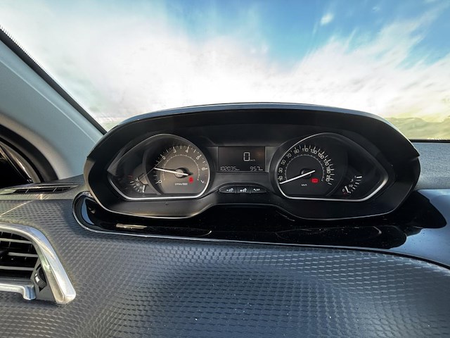 Peugeot 2008 1.2i puretech style,2017 - afbeelding 3 van  29