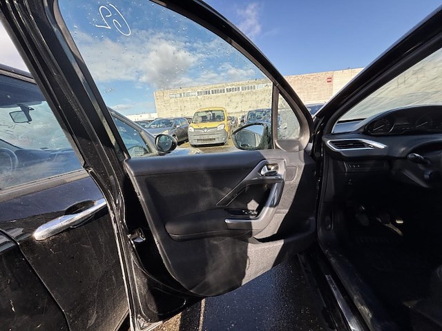 Peugeot 2008 1.2i puretech style,2017 - afbeelding 27 van  29