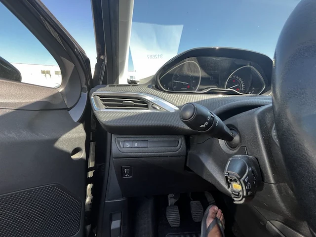 Peugeot 2008 1.6 bluehdi active 75, 2016 - afbeelding 6 van  30