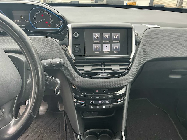 Peugeot 2008 personenauto - afbeelding 3 van  30
