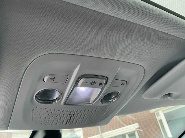 Peugeot 2008 personenauto - afbeelding 4 van  30