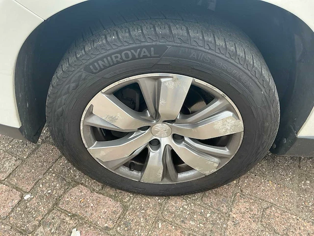 Peugeot 2008 personenauto - afbeelding 10 van  30