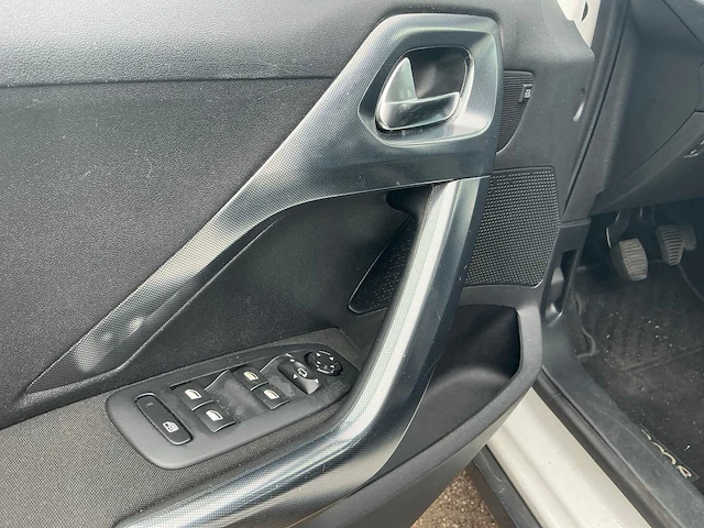 Peugeot 2008 personenauto - afbeelding 29 van  30