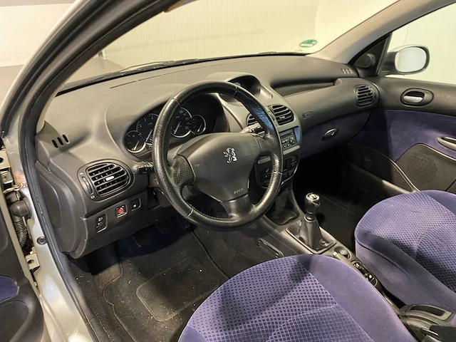 Peugeot 206 1.6-16v gentry 21-np-rv - afbeelding 2 van  17